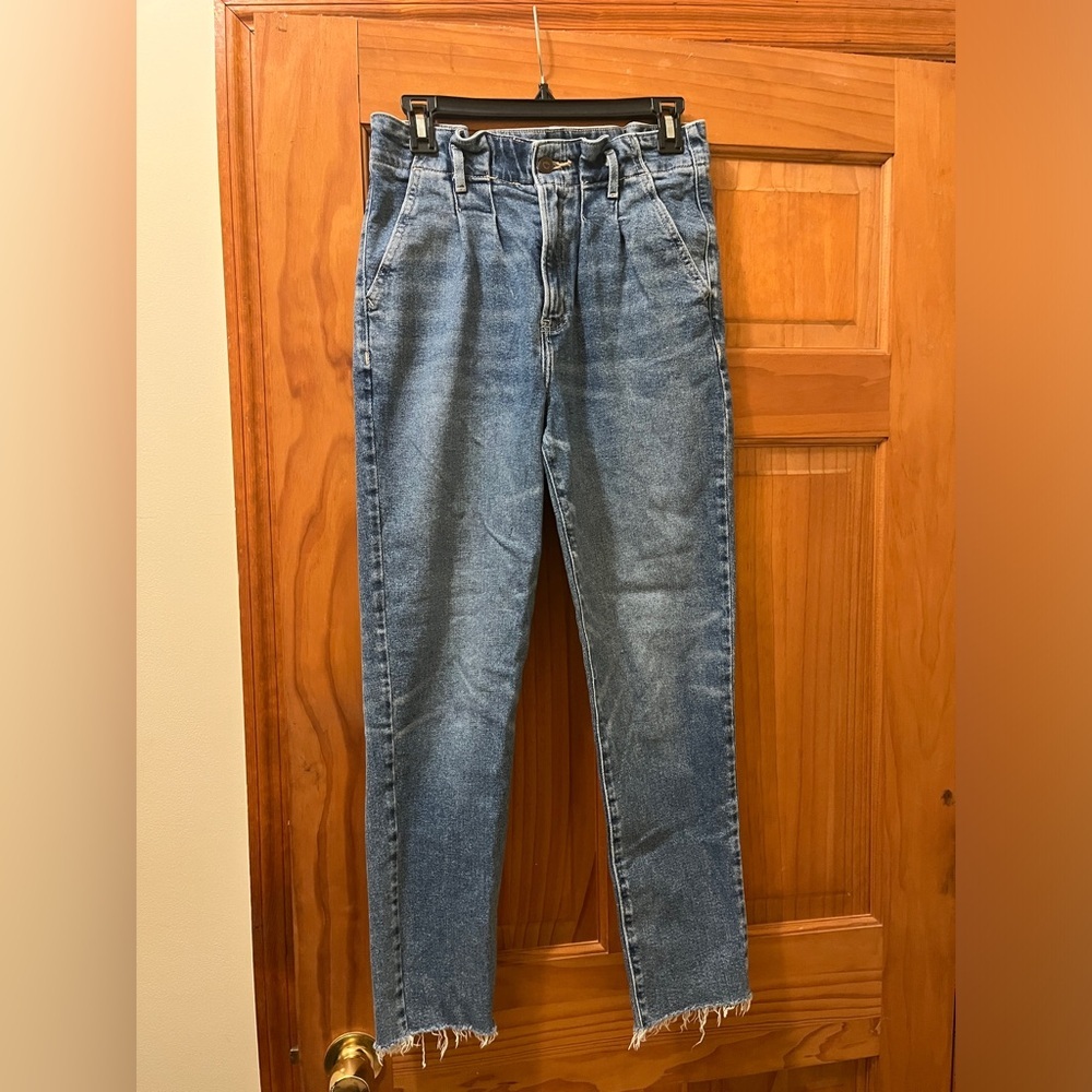 Hollister mom jeans size 27